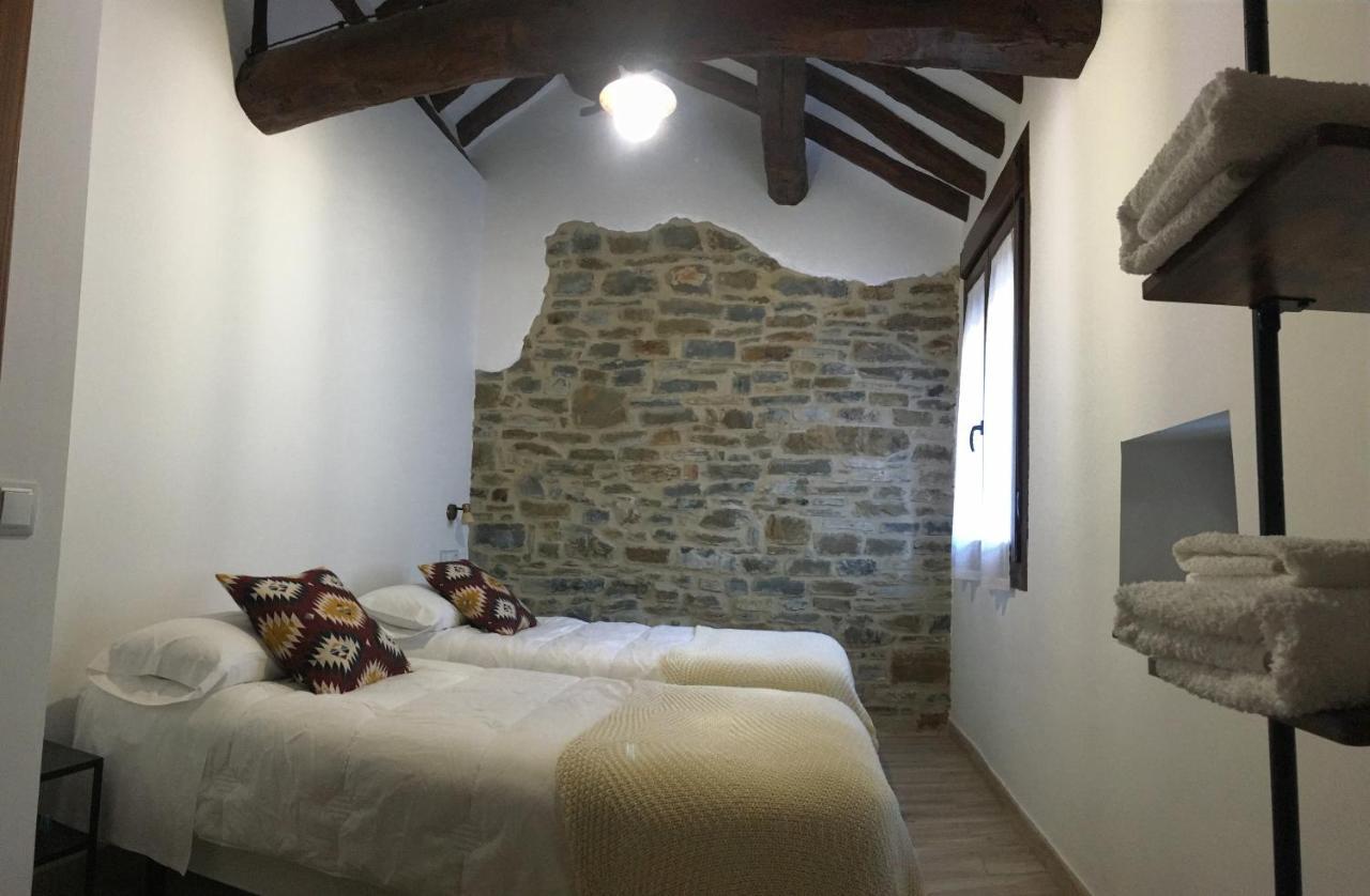 Apartamentos Bajo Peña El Pueyo de Araguás Exterior foto